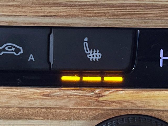 ���t�����g�V�[�g�q�[�e�B���O:�^�]�ȁE����ȋ��ɎO�i�K�Œ��߂��\�ȃV�[�g�q�[�^�[�𑕔����Ă���܂��B�G�߂��킸���K�ɂ��g�p���������܂��B