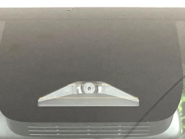 �y�g���^�Z�[�t�e�B�Z���X�z���s���ɑO���̎ԗ�����F�����A�Փ˂������Ȏ��͌x��ƃu���[�L�ŏՓˉ���Ɣ�Q�y�����A�V�X�g�B�����S�Ƀh���C�u�����y���݂��������܂��B