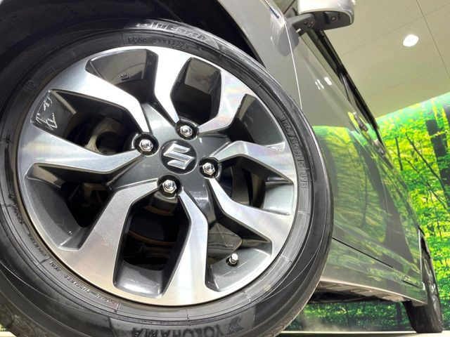 �y����15�C���`�A���~�z�C�[���z�O�ςɃ}�b�`���������A���~�z�C�[���𑕒����Ă���܂��B�e��ЊO�A���~�z�C�[����A�X�^�b�h���X�^�C�����戵�����Ă���܂��B���񂲑��k����������