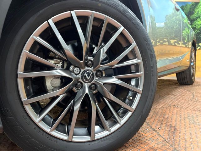 �y�����A���~�z�C�[���z�O�ςɃ}�b�`���������A���~�z�C�[���𑕒����Ă���܂��B�e��ЊO�A���~�z�C�[����A�X�^�b�h���X�^�C�����戵�����Ă���܂��B���񂲑��k����������