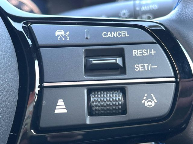 �y�z���_�Z���V���O�z���s���ɑO���̎ԗ�����F�����A�Փ˂������Ȏ��͌x��ƃu���[�L�ŏՓˉ���Ɣ�Q�y�����A�V�X�g�B�����S�Ƀh���C�u�����y���݂��������܂��B