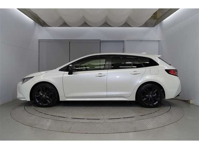 カローラツーリング1.8 ハイブリッド W×B