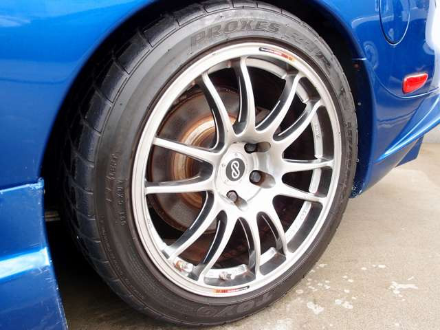 ���Ђ̓J�X�^���𓾈ӂƂ��Ă���܂��B�ԍ�����WORK�z�C�[���A�I�[�f�B�I�J�X�^���ȂǁA���[�ԑO�ɂ��q�l�̃X�^�C���ɍ����J�X�^���₨�Ԃƈꏏ�ɃI�[�g���[���ɂ��鎖���\�ƂȂ�܂��̂ł��C�y�ɂ����k������