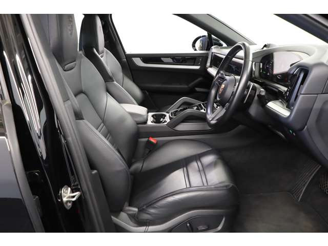 �X�|�[�c�V�[�g(�t�����g�A8Way�d�����ߋ@�\�t��)���ځB���K�����悢�z�[���h���������Ȃ���h���C�r���O���y���ނ��Ƃ��ł��܂��B