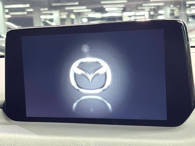 �y�}�c�_�R�l�N�g�i�r�z�ԓ��̕��͋C�Ƀ}�b�`������̌^�^�C�v�̃i�r�B�e����q�ݒ��Bluetooth�Đ����A�l�X�ȋ@�\���y���߂܂��B�����I�ȃ_�C�������삪�\�ŁA�g��������ǍD�ł��B