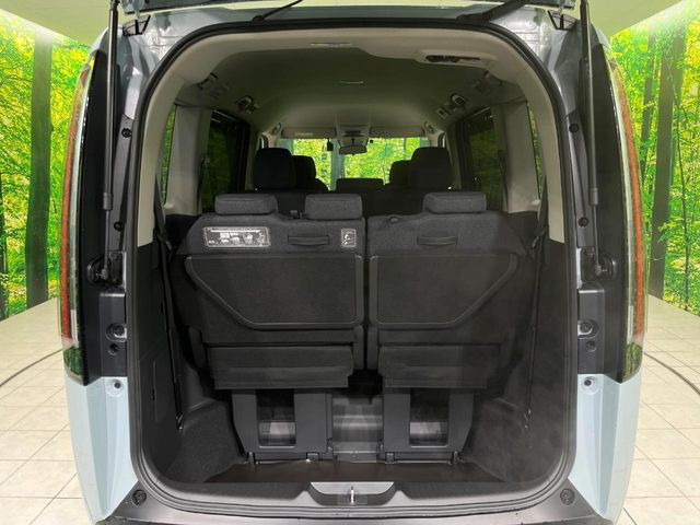 ���i�̂���������ʋ΁A���}���ɏ\���ȉ׎��X�y�[�X���m�ۂ��Ă���܂��B�Z�J���h�V�[�g��|���ƁA�傫�ȉו��̐ύڂ��\�ł���