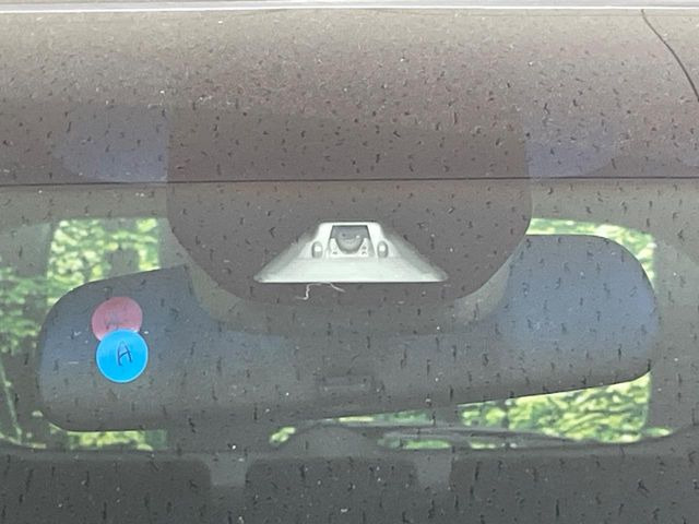 �y�z���_�Z���V���O�z���s���ɑO���̎ԗ�����F�����A�Փ˂������Ȏ��͌x��ƃu���[�L�ŏՓˉ���Ɣ�Q�y�����A�V�X�g�B�����S�Ƀh���C�u�����y���݂��������܂��B