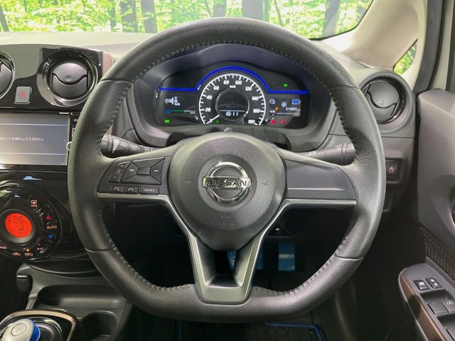 �y�����v�����X�e�A�����O�z�㎿�Ȋv���g�p���邱�ƂŁA��ɂ����������݂ƂĂ��^�]���₷���n���h���ł���