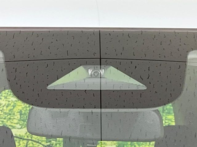 �y�z���_�Z���V���O�z���s���ɑO���̎ԗ�����F�����A�Փ˂������Ȏ��͌x��ƃu���[�L�ŏՓˉ���Ɣ�Q�y�����A�V�X�g�B�����S�Ƀh���C�u�����y���݂��������܂��B