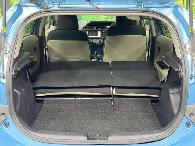 ���i�̂���������ʋ΁A���}���ɏ\���ȉ׎��X�y�[�X���m�ۂ��Ă���܂��B�Z�J���h�V�[�g��|���ƁA�傫�ȉו��̐ύڂ��\�ł���