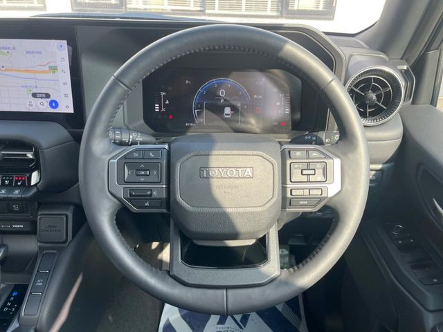 �y�����v�����X�e�A�����O�z�㎿�Ȋv���g�p���邱�ƂŁA��ɂ����������݂ƂĂ��^�]���₷���n���h���ł���