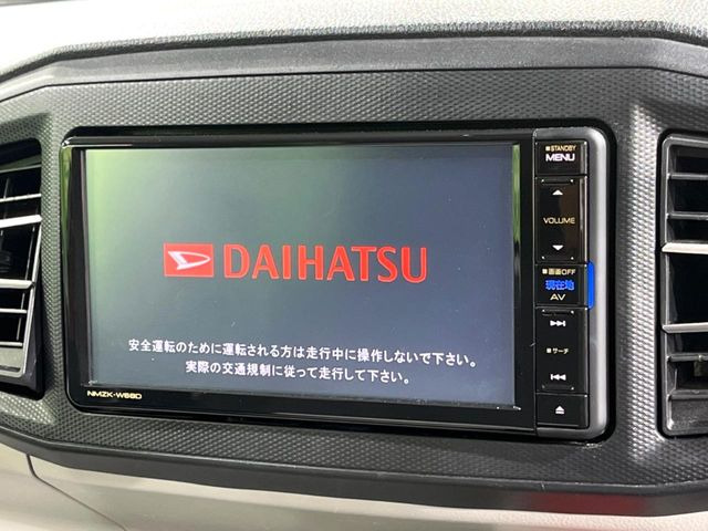 �y�����i�r�z�l�C�̏����i�r�𑕔����Ă���܂��B�i�r�̎g���₷���͂������A�I�[�f�B�I�@�\���[��!�L�����v�◷�s�͂������A�ʋ΂┃�����ȂǕ��i�̃h���C�u���y�����Ȃ�͂���