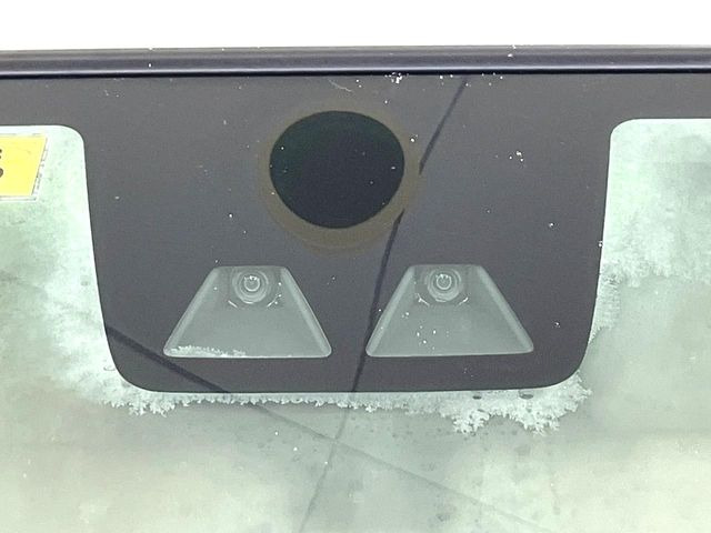 �y�X�}�[�g�A�V�X�g�z���s���ɑO���̎ԗ�����F�����A�Փ˂������Ȏ��͌x��ƃu���[�L�ŏՓˉ���Ɣ�Q�y�����A�V�X�g�B�����S�Ƀh���C�u�����y���݂��������܂��B