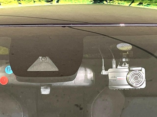 �y�g���^�Z�[�t�e�B�Z���X�z���s���ɑO���̎ԗ�����F�����A�Փ˂������Ȏ��͌x��ƃu���[�L�ŏՓˉ���Ɣ�Q�y�����A�V�X�g�B�����S�Ƀh���C�u�����y���݂��������܂��B