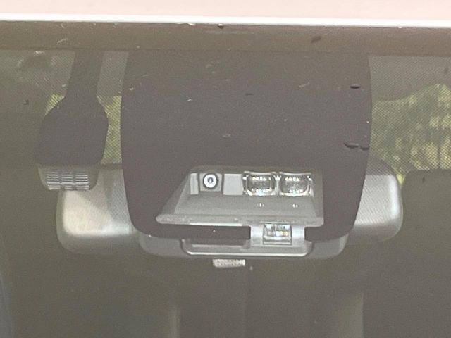 �y�g���^�Z�[�t�e�B�Z���X�z���s���ɑO���̎ԗ�����F�����A�Փ˂������Ȏ��͌x��ƃu���[�L�ŏՓˉ���Ɣ�Q�y�����A�V�X�g�B�����S�Ƀh���C�u�����y���݂��������܂��B