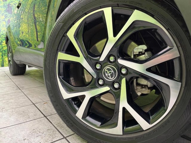 �y����18�C���`�A���~�z�C�[���z�O�ςɃ}�b�`���������A���~�z�C�[���𑕒����Ă���܂��B�e��ЊO�A���~�z�C�[����A�X�^�b�h���X�^�C�����戵�����Ă���܂��B���񂲑��k����������