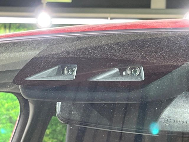 �y�X�}�[�g�A�V�X�g�z���s���ɑO���̎ԗ�����F�����A�Փ˂������Ȏ��͌x��ƃu���[�L�ŏՓˉ���Ɣ�Q�y�����A�V�X�g�B�����S�Ƀh���C�u�����y���݂��������܂��B