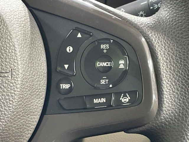 �y�A�_�v�e�B�u�N���[�Y�R���g���[���z�������H�ł̒��������s���y��!!�����ő��x��ۂN���[�Y�R���g���[�����A�Փˌy���V�X�e���ƘA�g���A�O���̎ԗ������m���ĎԊԂ�ۂ悤�ɑ��x���߂��Ă���܂�!!