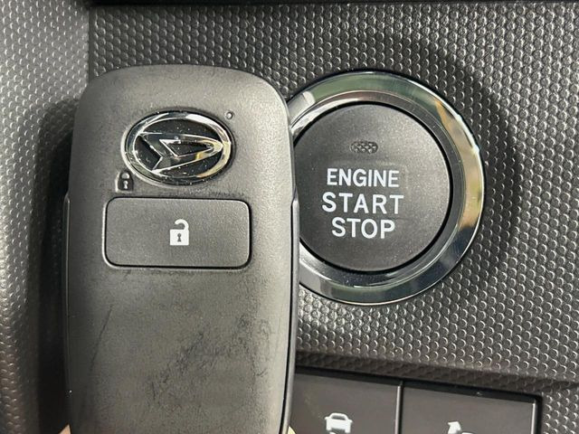 �y�L�[�t���[�V�X�e���z�J�o����|�P�b�g�ɓ��ꂽ�܂܂ł��h�A�̎{���E�������\�ȃX�}�[�g�L�[�𑕔��B�G���W���̃I���E�I�t�����J�M�����o���K�v����������Ƃ��Ă��֗��ł���