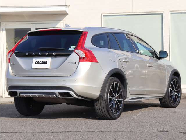 �G���W���I�C���̓t�����X��MOTUL(���`���[��)���g�p���Ă��܂��B�V���{���{�e���f���ɓK������قȂ�S�x�̃I�C�������p�ӂ��Ă��܂��B