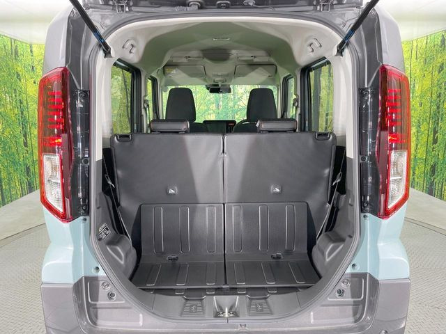 ���i�̂���������ʋ΁A���}���ɏ\���ȉ׎��X�y�[�X���m�ۂ��Ă���܂��B�Z�J���h�V�[�g��|���ƁA�傫�ȉו��̐ύڂ��\�ł���