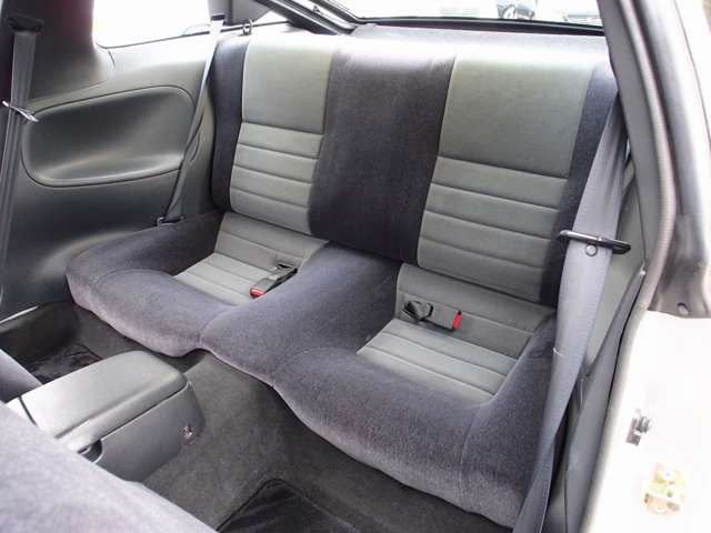 �l�C��180SX�J�X�^���ԗ��̓���!GP�X�|�[�c���t���G�A����TEIN�ԍ����AP1���[�V���O17AW�Ȃǂ̍��z�p�[�c�ɃX�g���[�_SD�n�f�W�i�r�A�o�b�N�J�����A�O��h�����R�����ς݁B�󏭉��l�̍������