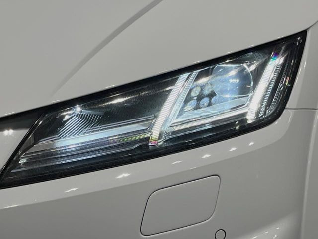 ��LED�w�b�h���C�g:��ԑ��s�����ǍD�Ȏ��E���m�ۂ����S���ĉ^�]�ł��鍂�P�xLED�w�b�h���C�g�𑕔�!�_�����x�������A����d�͂��}�����Ă��܂��B