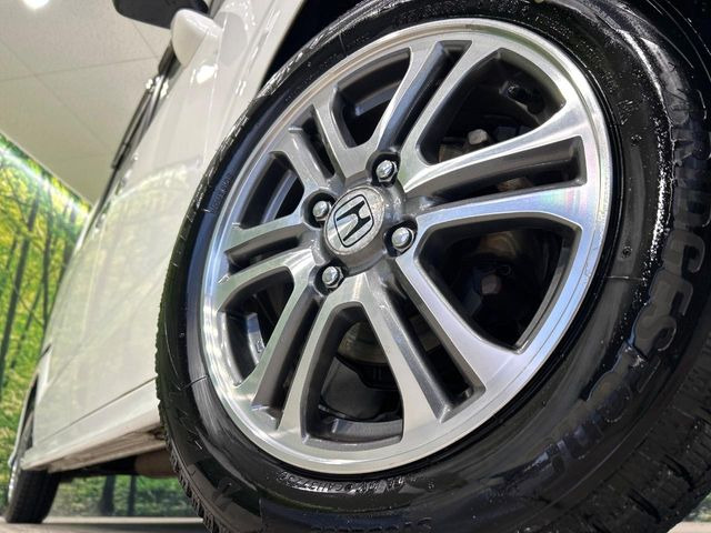 �y����14�C���`�A���~�z�C�[���z�O�ςɃ}�b�`���������A���~�z�C�[���𑕒����Ă���܂��B�e��ЊO�A���~�z�C�[����A�X�^�b�h���X�^�C�����戵�����Ă���܂��B���񂲑��k����������