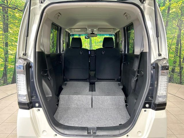 ���i�̂���������ʋ΁A���}���ɏ\���ȉ׎��X�y�[�X���m�ۂ��Ă���܂��B�Z�J���h�V�[�g��|���ƁA�傫�ȉו��̐ύڂ��\�ł���