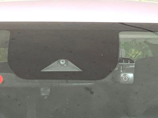 �y�C���e���W�F���g�G�}�[�W�F���V�[�u���[�L�z�t�����g�J�����őO���̎ԗ�����s�҂����m�B�Փ˂������Ȏ��͏Փ˔�Q�y���u���[�L���쓮�A�Փˉ�����T�|�[�g�B�����S�Ƀh���C�u�����y���݂��������܂��B