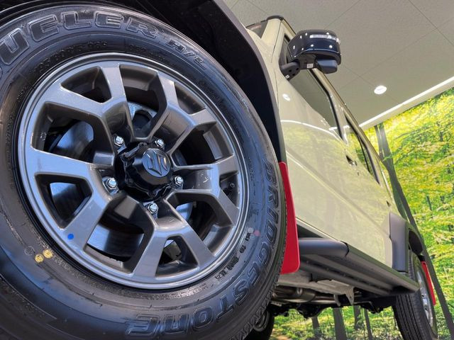 �y����15�C���`�A���~�z�C�[���z�O�ςɃ}�b�`���������A���~�z�C�[���𑕒����Ă���܂��B�e��ЊO�A���~�z�C�[����A�X�^�b�h���X�^�C�����戵�����Ă���܂��B���񂲑��k����������