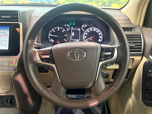 �y�����v�����X�e�A�����O�z�㎿�Ȋv���g�p���邱�ƂŁA��ɂ����������݂ƂĂ��^�]���₷���n���h���ł���