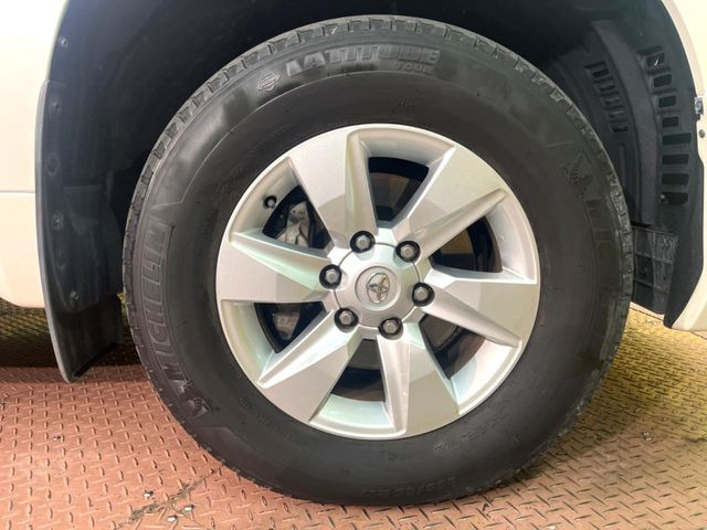 �y����17�C���`�A���~�z�C�[���z�O�ςɃ}�b�`���������A���~�z�C�[���𑕒����Ă���܂��B�e��ЊO�A���~�z�C�[����A�X�^�b�h���X�^�C�����戵�����Ă���܂��B���񂲑��k����������