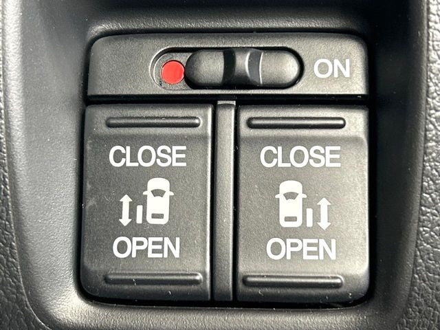 �y�����p���[�X���C�h�h�A�z�X�}�[�g�L�[��^�]�Ȃ̃X�C�b�`�Ō�ȗ����X���C�h�h�A�̊J���\���d��������͂����ăh�A���J����K�v�������A�����Ȃ��q�l�ł��ȒP�ɊJ���߂ł����K�ł���