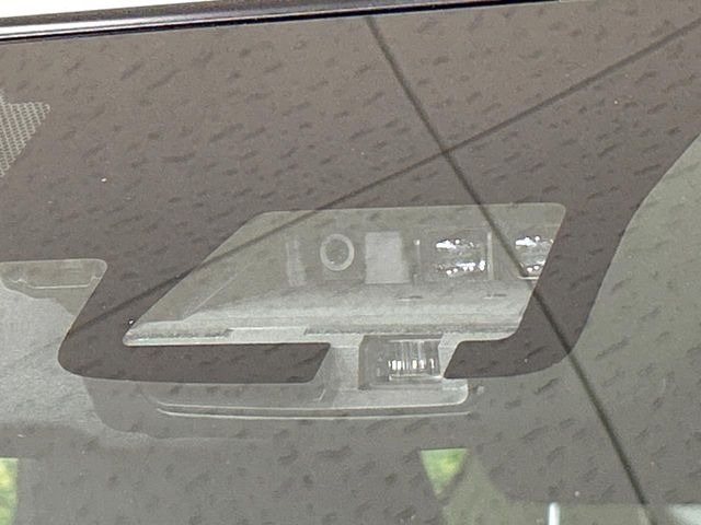 �y�g���^�Z�[�t�e�B�Z���X�z���s���ɑO���̎ԗ�����F�����A�Փ˂������Ȏ��͌x��ƃu���[�L�ŏՓˉ���Ɣ�Q�y�����A�V�X�g�B�����S�Ƀh���C�u�����y���݂��������܂��B