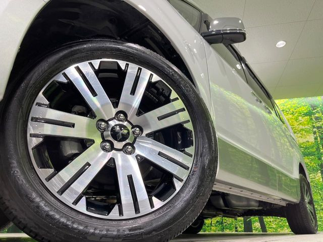 �y����18�C���`�A���~�z�C�[���z�O�ςɃ}�b�`���������A���~�z�C�[���𑕒����Ă���܂��B�e��ЊO�A���~�z�C�[����A�X�^�b�h���X�^�C�����戵�����Ă���܂��B���񂲑��k����������