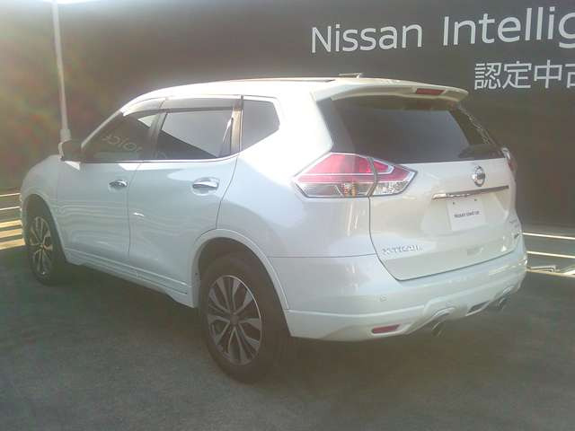 エクストレイル2.0 モード・プレミア エマージェンシーブレーキパッケージ 4WD