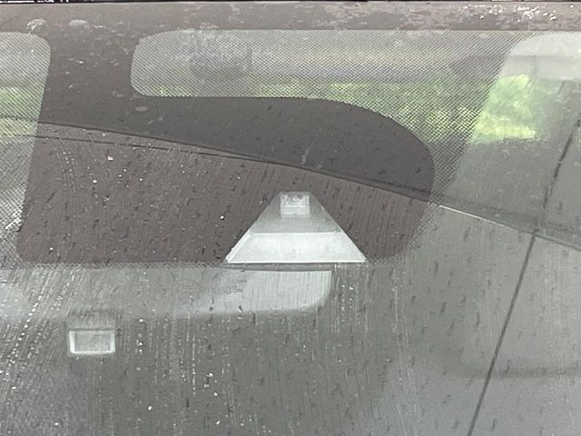 �y�G�}�[�W�F���V�[�u���[�L�z���s���ɑO���̎ԗ�����F�����A�Փ˂������Ȏ��͌x��ƃu���[�L�ŏՓˉ���Ɣ�Q�y�����A�V�X�g�B�����S�Ƀh���C�u�����y���݂��������܂��B