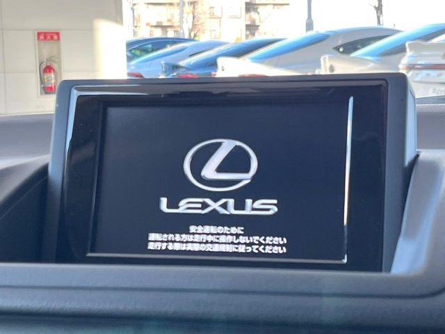 �y�����i�r�z�l�C�̏����i�r�𑕔����Ă���܂��B�i�r�̎g���₷���͂������A�I�[�f�B�I�@�\���[��!�L�����v�◷�s�͂������A�ʋ΂┃�����ȂǕ��i�̃h���C�u���y�����Ȃ�͂���