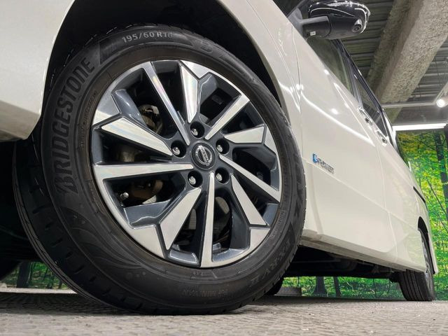 �y����16�C���`�A���~�z�C�[���z�O�ςɃ}�b�`���������A���~�z�C�[���𑕒����Ă���܂��B�e��ЊO�A���~�z�C�[����A�X�^�b�h���X�^�C�����戵�����Ă���܂��B���񂲑��k����������