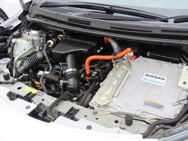 �G���W�����[�������ꂢ�ł���B�@�֋@�\�n���ǍD�ł��B�[�ԑO�ɓ_���������s���܂��B�G���W���I�C���E�I�C���t�B���^�[�E�G�A�R���t�B���^�[�E���C�p�[�S���͕K�������v���܂�(�G�A�R���t�B���^�[�́A�����Ԃ̂�)