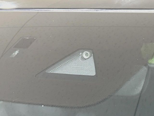 �y�X�}�[�g�V�e�B�u���[�L�T�|�[�g�z�ᑬ���s���ɑO���̎ԗ�����F�����A�Փ˂������Ȏ��͌x��ƃu���[�L�ŏՓˉ���Ɣ�Q�y�����A�V�X�g�B�����S�Ƀh���C�u�����y���݂��������܂��B