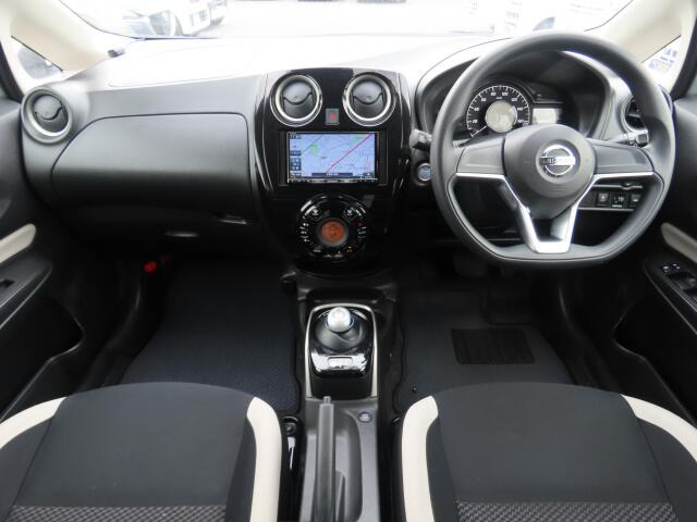 ���O���̐��|�E�K���X�n�{�f�B�R�[�e�B���O��CAR�N���[�j���O���Ǝ҂��{�H�������܂��̂ő�ϐ����B�I���b�N�X�����Ԃł݂͂Ȃ��܂ɉ��K�ȃh���C�u�����񑩁B