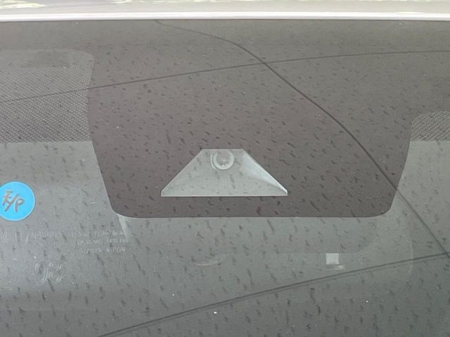 �y�g���^�Z�[�t�e�B�Z���X�z���s���ɑO���̎ԗ�����F�����A�Փ˂������Ȏ��͌x��ƃu���[�L�ŏՓˉ���Ɣ�Q�y�����A�V�X�g�B�����S�Ƀh���C�u�����y���݂��������܂��B