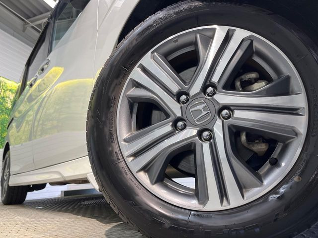 �y����16�C���`�A���~�z�C�[���z�O�ςɃ}�b�`���������A���~�z�C�[���𑕒����Ă���܂��B�e��ЊO�A���~�z�C�[����A�X�^�b�h���X�^�C�����戵�����Ă���܂��B���񂲑��k����������