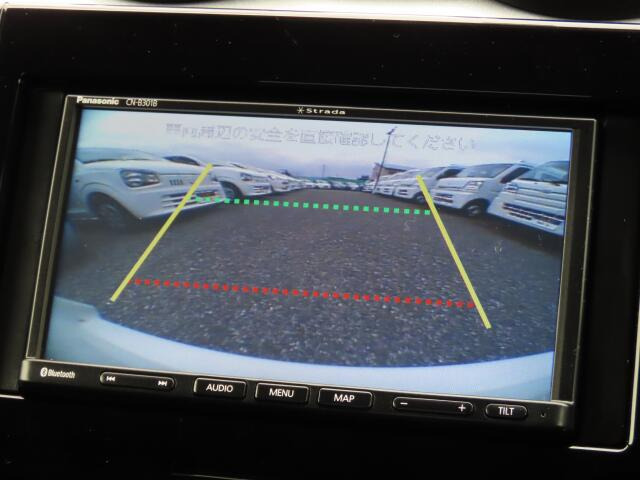 �o�b�N�J�����𑕔����Ă���܂��B���Ԏ��ɑ�ϖ𗧂��܂����^�]�����ȕ��̖����ɂȂ��Ă���܂��B