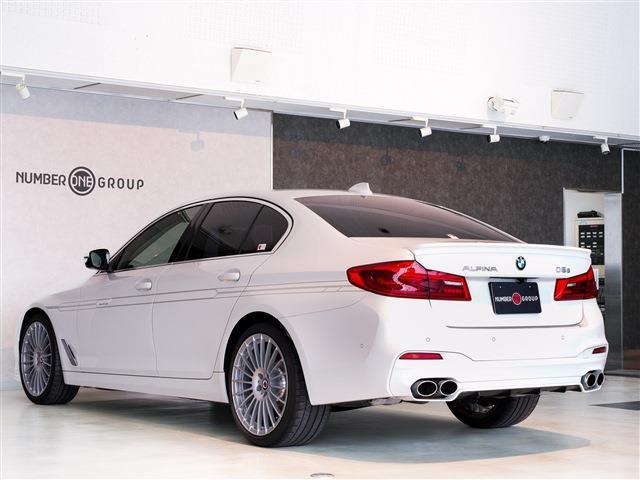 �{�f�B�[�J���[:�A���s���z���C�g