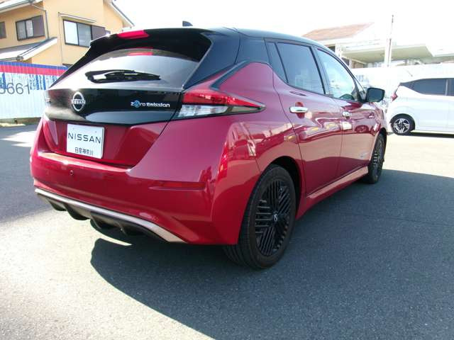 リーフe+ X 90周年記念車