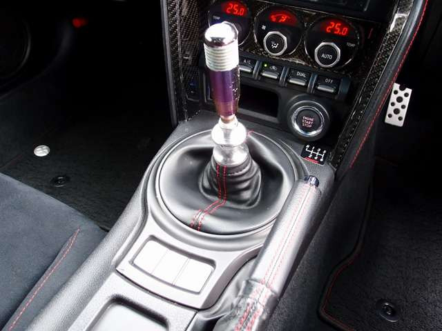 �l�C��86�J�X�^���ԗ��̓���!���ЊǗ����[�U�[�l�����ɂ��A�J���b�c�G���AHDD�n�f�W�i�r�APIAA18AW�AHKS�}�t���[�ȂǁA�����̂̐l�C�p�[�c�𑕔��B���[�ԑO�ɃG�A���̂���t���Ȃǂ��\�ł�!