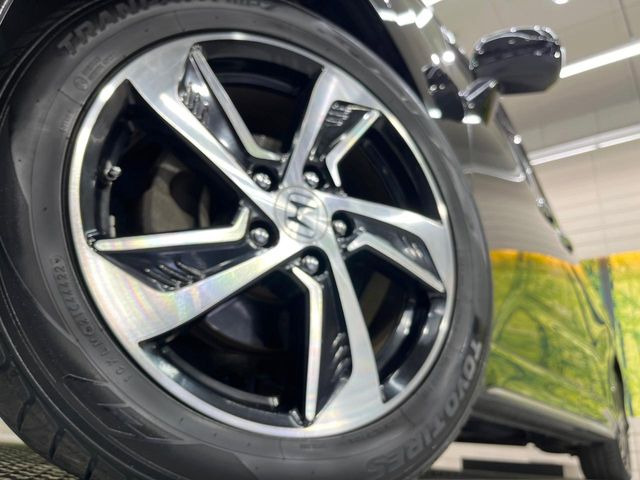 �y�����A���~�z�C�[���z�f�U�C�����̍��������A���~�z�C�[���𑕒����Ă���܂��B�e��ЊO�A���~�z�C�[����A�X�^�b�h���X�^�C�����戵�����Ă���܂��B���񂲑��k����������